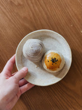 Load image into Gallery viewer, RED BEAN SALTED EGG MOONCAKE 蛋黃酥
