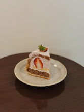 Load image into Gallery viewer, 6” STRAWBERRY MONT BLANC 草莓蒙布朗
