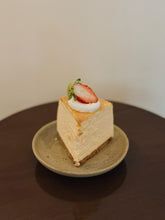 Load image into Gallery viewer, 6" JAPANESE CHEESECAKE 日式棉花芝士
