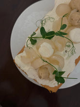 Load image into Gallery viewer, GENMAICHA LONGAN ROLL 玄米茶龍眼卷
