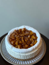 Load image into Gallery viewer, 6” APPLE CINNAMON CHEESECAKE 蘋果肉桂起司

