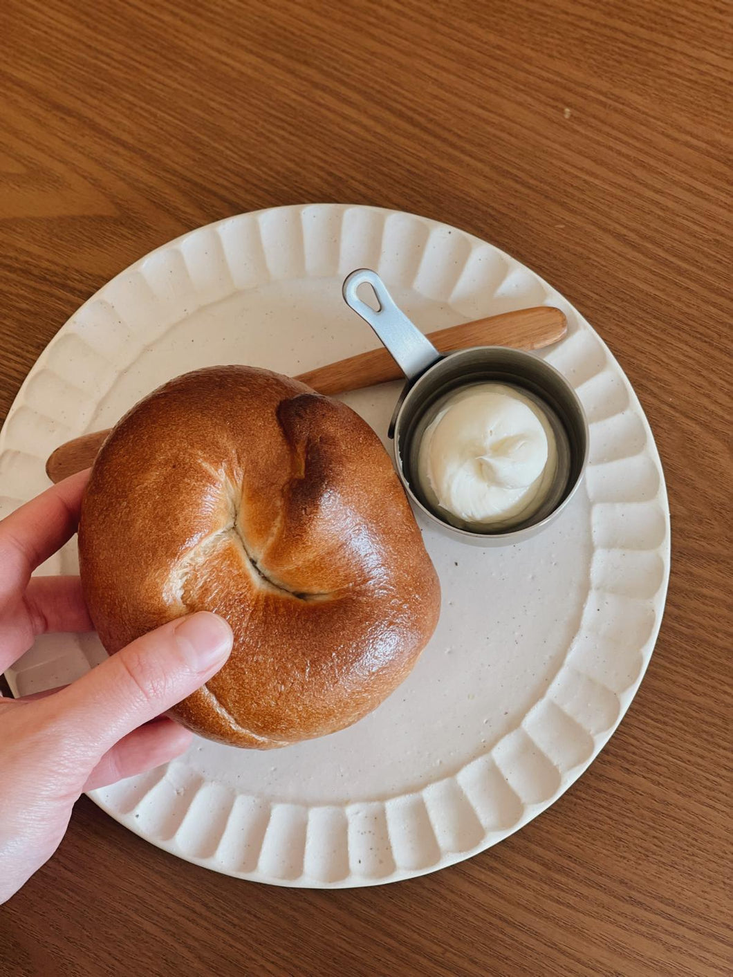 BLUEBERRY CREAM CHEESE BAGEL 藍莓奶油乾酪貝果
