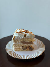 Load image into Gallery viewer, 6&quot; CHESTNUT CARAMEL SHORTCAKE 栗子焦糖鲜奶油蛋糕
