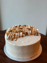 Load image into Gallery viewer, 6&quot; CHESTNUT CARAMEL SHORTCAKE 栗子焦糖鲜奶油蛋糕
