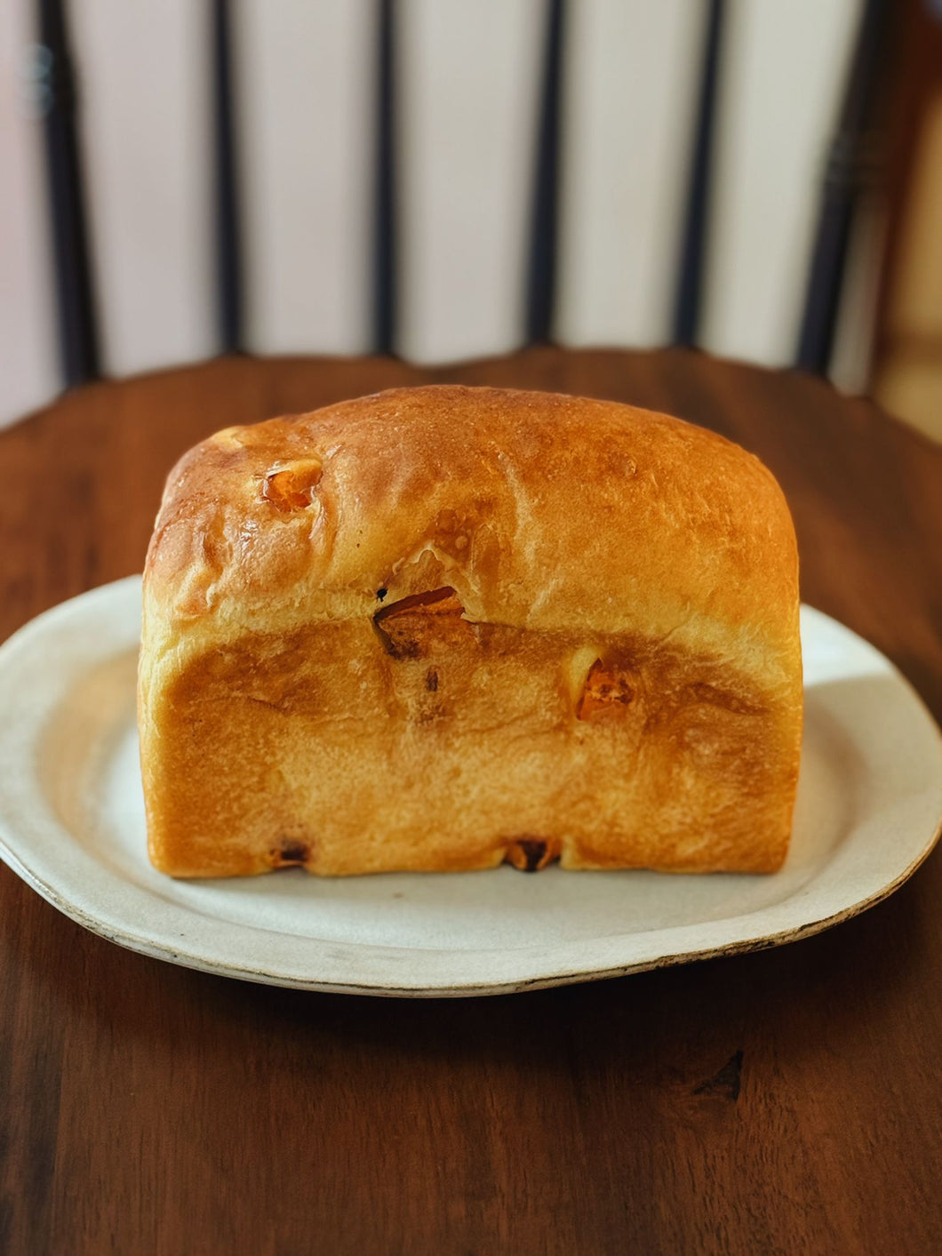 BARLEY HANDBREAD 薏仁奶油麵包