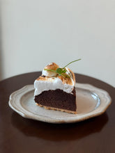 Load image into Gallery viewer, 6” S&#39;MORES GATEAU 棉花糖巧克力蛋糕
