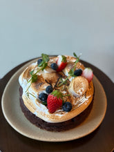 Load image into Gallery viewer, 6” S&#39;MORES GATEAU 棉花糖巧克力蛋糕
